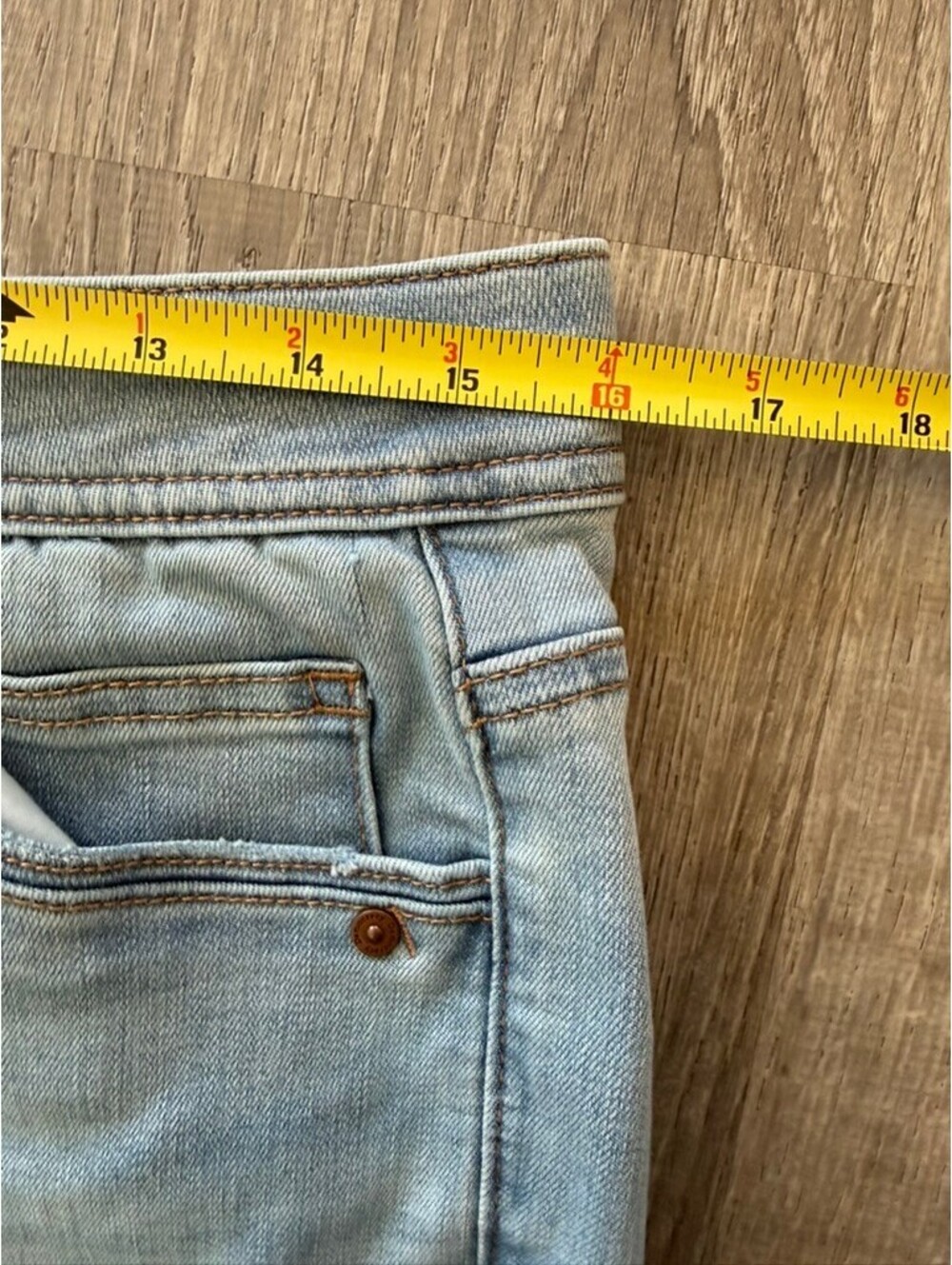 Democracy Women's Light Wash Denim Jeans Size 12 with Frayed Hem - Picture 3 of 6